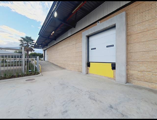 7,821M² WAREHOUSE TO LET IN KOSMOSDAL